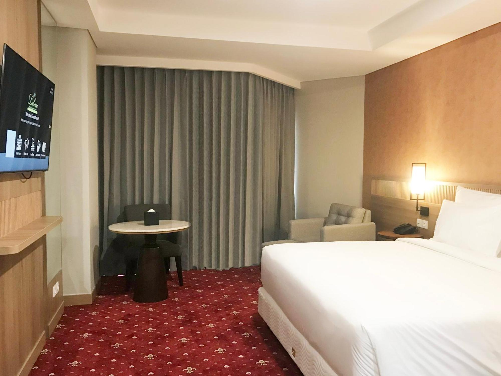 Labersa Hotel & Convention Center Samosir Sinapuran Exterior foto