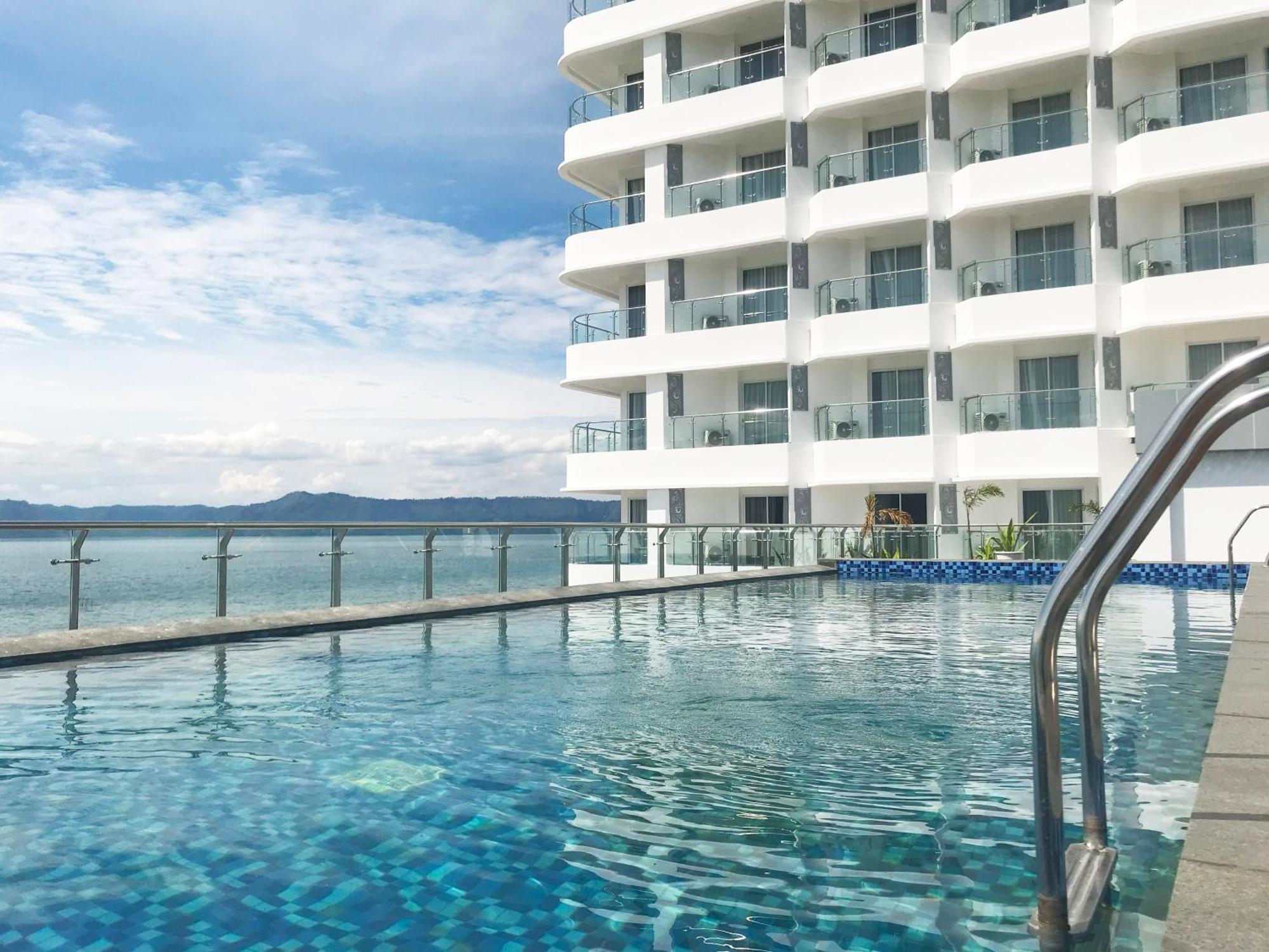 Labersa Hotel & Convention Center Samosir Sinapuran Exterior foto
